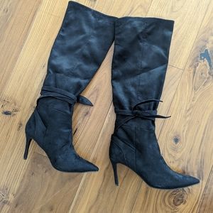 Pointed Toe Suede Boots